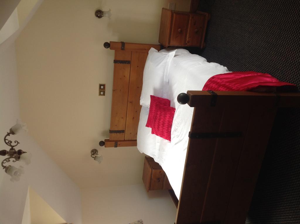 The Glan Yr Afon Inn Holywell (Flintshire) Quarto foto