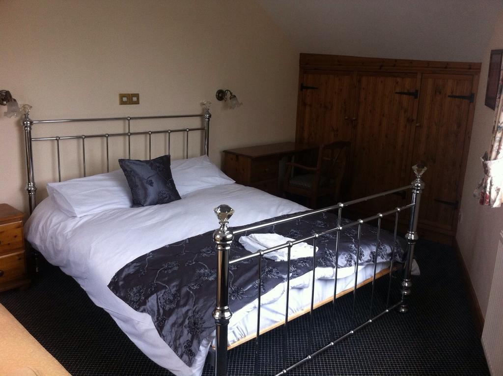 The Glan Yr Afon Inn Holywell (Flintshire) Quarto foto