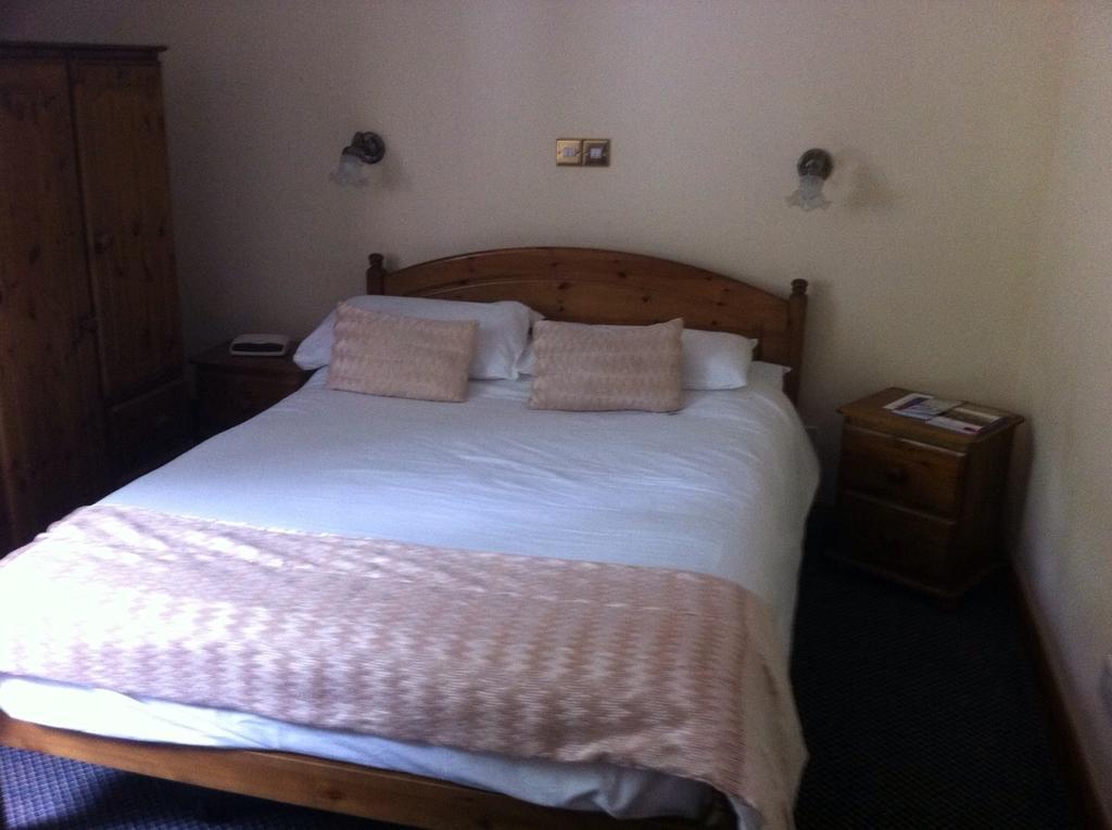 The Glan Yr Afon Inn Holywell (Flintshire) Quarto foto