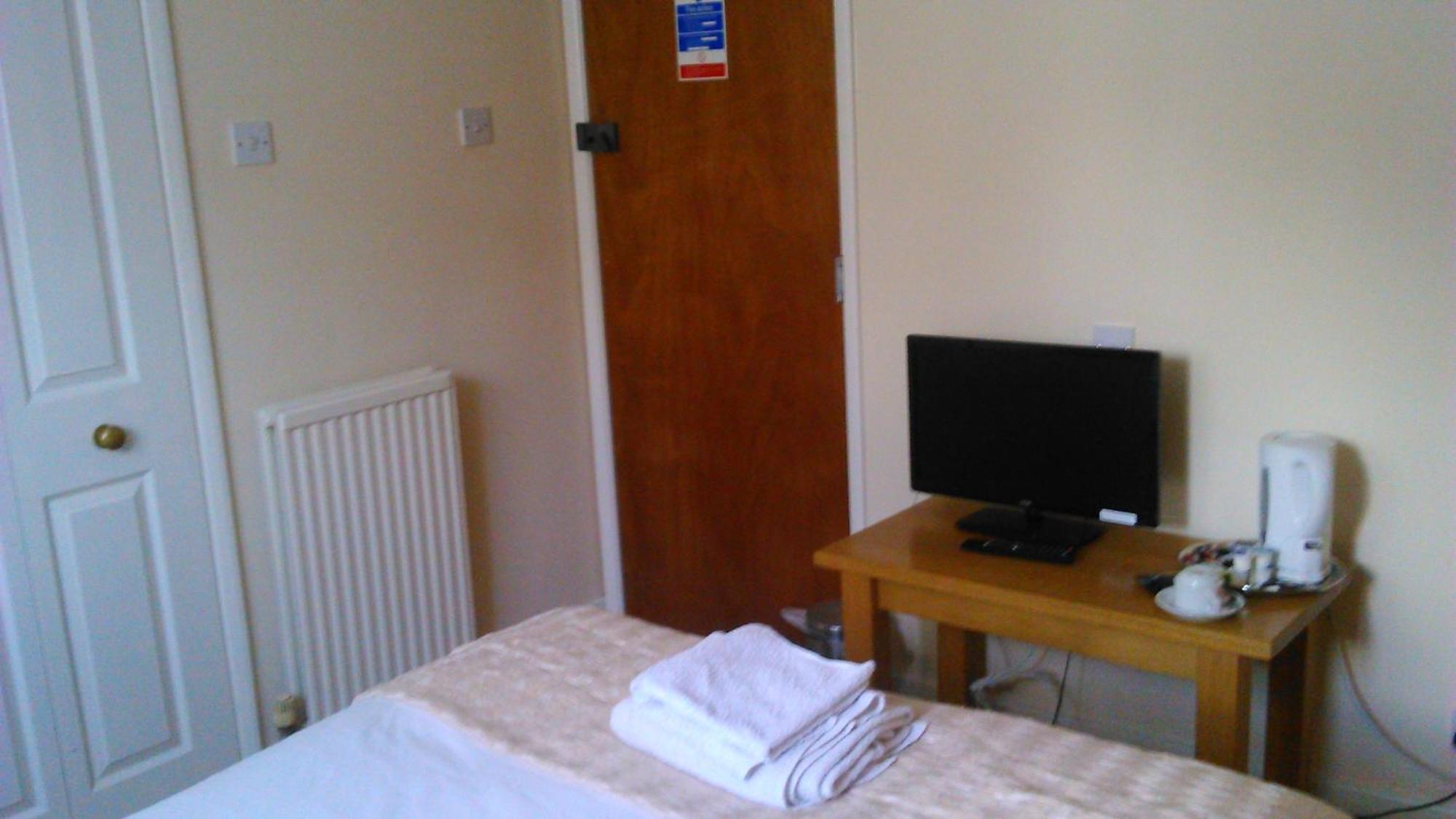 The Glan Yr Afon Inn Holywell (Flintshire) Quarto foto